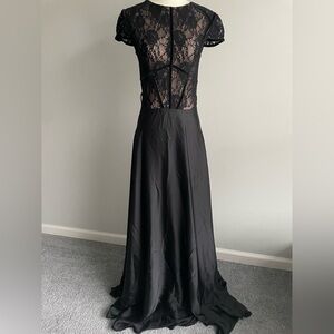Chic Black Lace Maxi Dress S